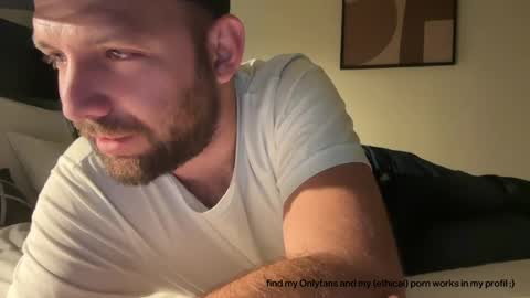 Snapshot of ben_nm chatting on November 7, 2025, 2:11 am Ben N. online show from November 7, 2025, 2:11 am