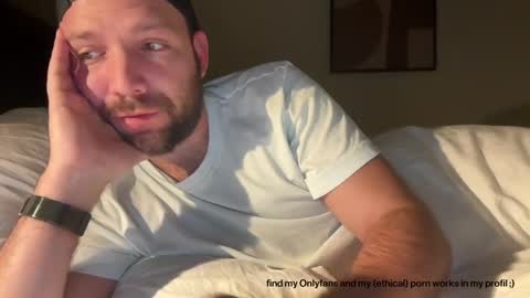 Snapshot of ben_nm chatting on November 9, 2025, 12:31 am Ben N. online show from November 9, 2025, 12:31 am