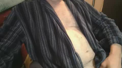 Snapshot of bendrinkin chatting on May 19, 2026, 9:04 am bendrinkin online show from May 19, 2026, 9:04 am