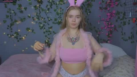 KENDALL  NATHAN online show from April 21, 2026, 11:38 am