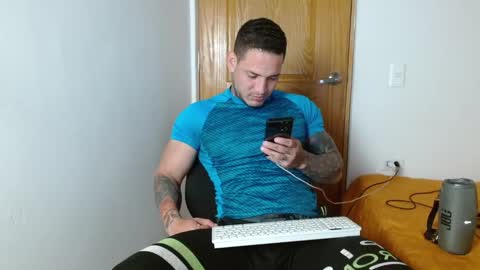 benjamin_isaac online show from March 9, 2025, 12:42 am