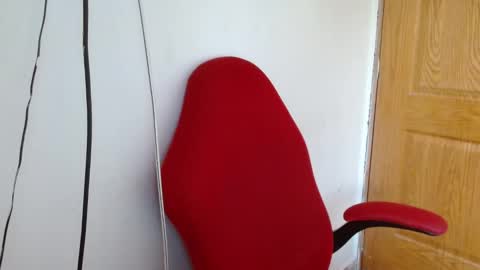 benjamin_isaac online show from October 28, 2025, 1:14 pm