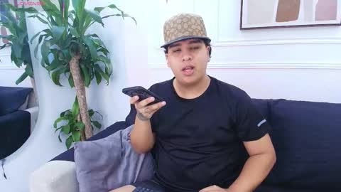 bennett_alejoo online show from October 6, 2025, 6:38 pm