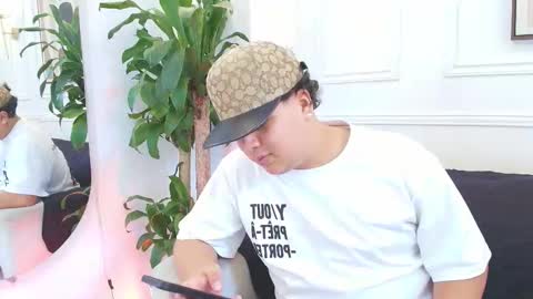 bennett_alejoo online show from November 14, 2025, 7:12 pm