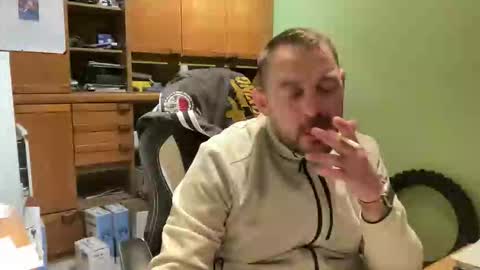 benochau online show from April 4, 2026, 2:10 am