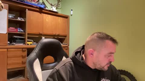 benochau online show from April 18, 2026, 4:16 am