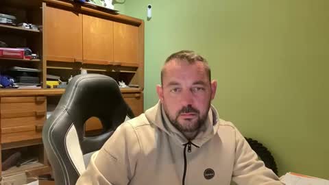 benochau online show from April 28, 2026, 1:26 am