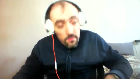 bentish online show from February 1, 2025, 8:29 am