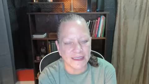 DeniseDavid online show from April 28, 2026, 3:11 am