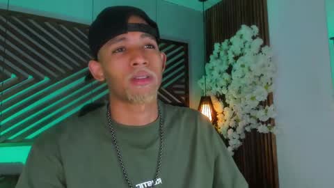 bento_fox online show from September 20, 2025, 4:02 am