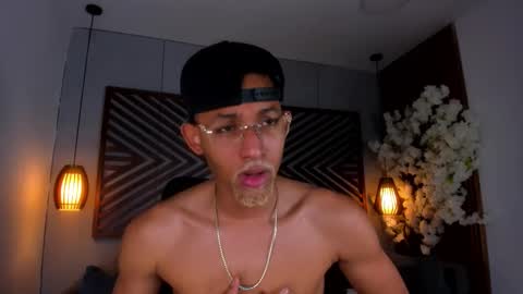 bento_fox online show from October 22, 2025, 3:51 am