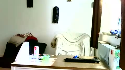 Benutzmich0800 online show from September 11, 2025, 2:50 pm