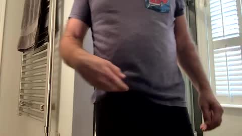 benz10001 online show from February 20, 2025, 12:47 pm