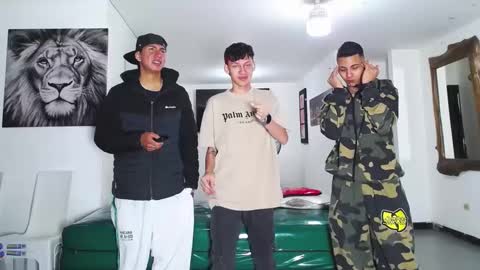 benz boys online show from September 28, 2025, 12:32 pm