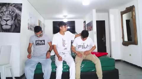 benz boys online show from October 3, 2025, 12:02 pm