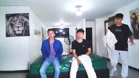 benz boys online show from October 12, 2025, 12:04 pm