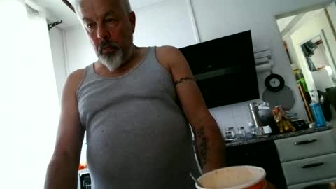 Snapshot of berg_boy chatting on June 17, 2026, 10:50 am Martin online show from June 17, 2026, 10:50 am