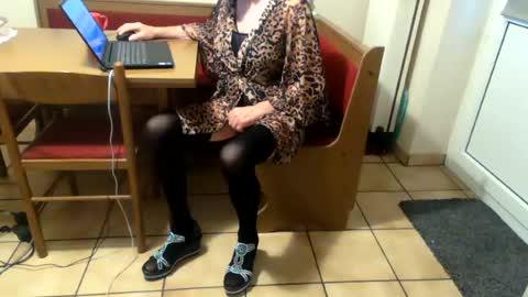 Snapshot of bernadetanylon chatting on July 23, 2026, 4:21 am Bernadetanylon online show from July 23, 2026, 4:21 am