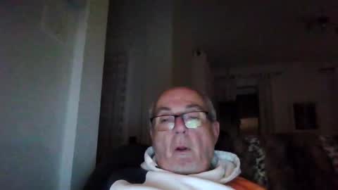 bernard1102 online show from December 30, 2024, 3:47 am