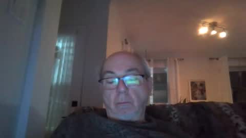 bernard1102 online show from January 8, 2025, 11:10 am