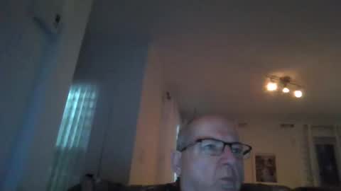 bernard1102 online show from January 17, 2025, 11:38 am