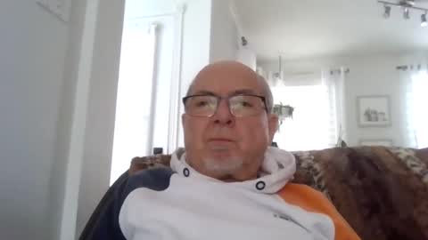 bernard1102 online show from January 23, 2025, 2:17 pm