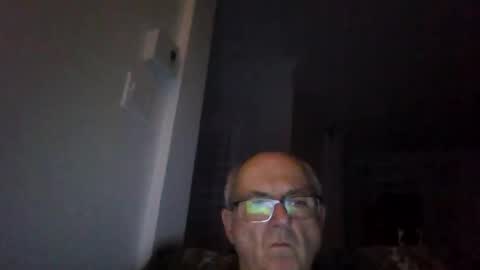 bernard1102 online show from November 14, 2025, 12:42 am