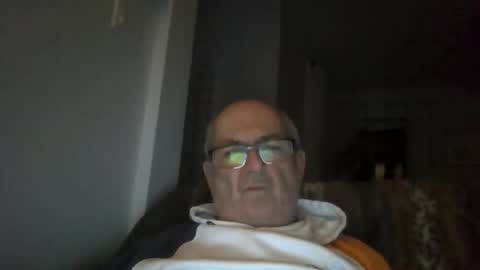 bernard1102 online show from April 21, 2026, 12:45 am