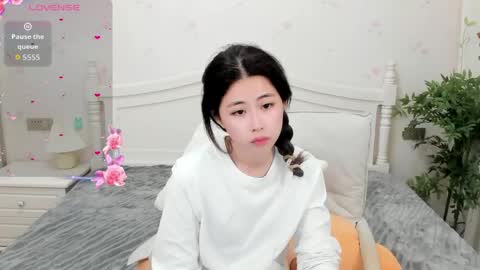 berniceafra online show from April 22, 2026, 8:32 pm