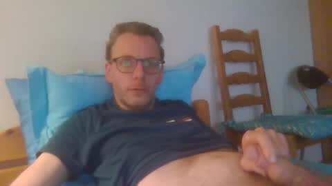 Snapshot of bernie484237 chatting on March 20, 2026, 2:33 pm Bernie online show from March 20, 2026, 2:33 pm