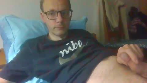 Snapshot of bernie484237 chatting on May 11, 2026, 7:33 pm Bernie online show from May 11, 2026, 7:33 pm