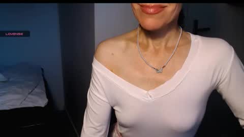 berry2024 online show from September 26, 2025, 5:33 am