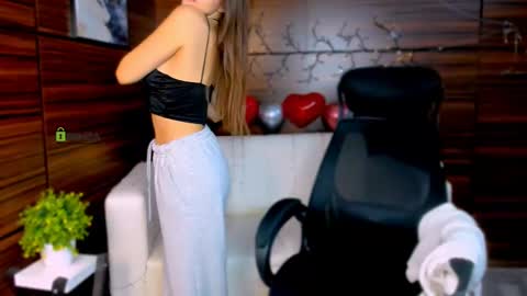 Alma online show from March 7, 2025, 8:11 pm