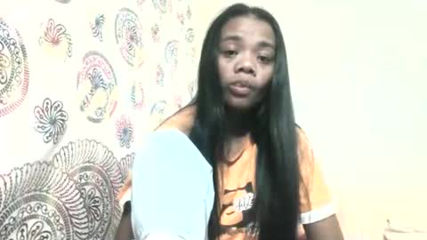 berthine99996 online show from May 27, 2026, 7:22 pm