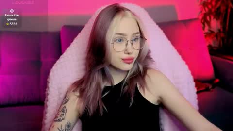 Danny and Kira online show from September 27, 2025, 2:27 am