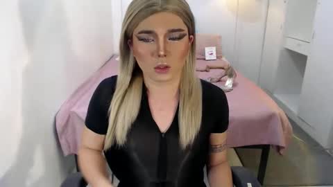 bestgirljulia online show from September 20, 2025, 8:26 am