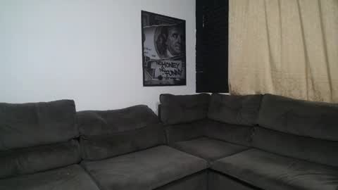 bestmuscle online show from April 19, 2026, 9:17 pm