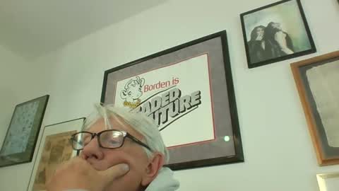 bestshot1951 online show from December 1, 2025, 2:33 pm