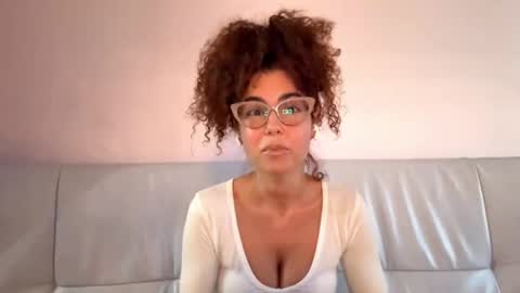 Bella online show from April 7, 2026, 4:18 pm