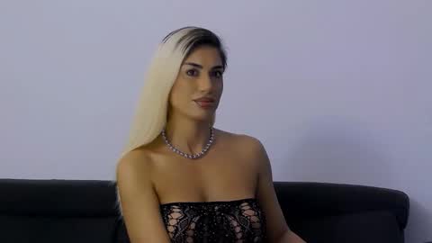 bethierusse online show from October 13, 2025, 4:34 am