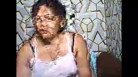 betty_83 online show from April 12, 2026, 11:48 am