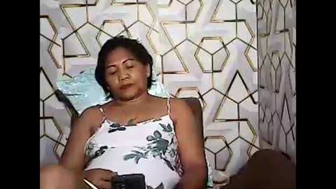 betty_83 online show from April 19, 2026, 12:48 pm