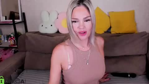 Snapshot of betty_brock chatting on June 29, 2026, 1:23 am Betty online show from June 29, 2026, 1:23 am
