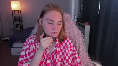 Snapshot of betty_witchy chatting on May 4, 2026, 3:46 am Dory make me happier online show from May 4, 2026, 3:46 am