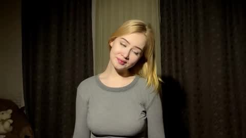 Hinata online show from February 20, 2026, 11:22 am