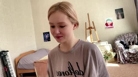 Hinata online show from March 16, 2026, 4:07 am