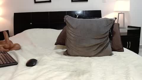 Catalina online show from February 5, 2025, 10:33 pm