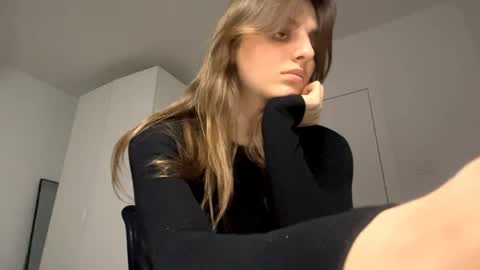 Lina online show from May 4, 2026, 6:26 pm