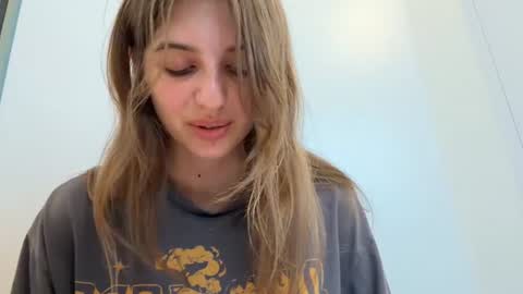 Lina online show from August 3, 2026, 4:22 pm