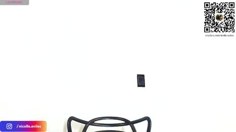 Nicolle Aviles online show from November 22, 2025, 5:06 am